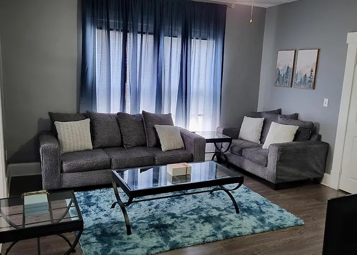 2 Bedroom With King In Columbus, Privacy Of The Whole House Homestay *