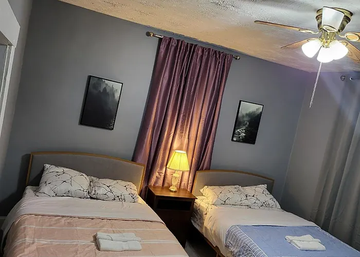 Homestay 2 Bedroom With King In Columbus, Privacy Of The Whole House *