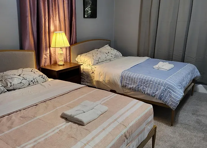 2 Bedroom With King In Columbus, Privacy Of The Whole House Homestay
